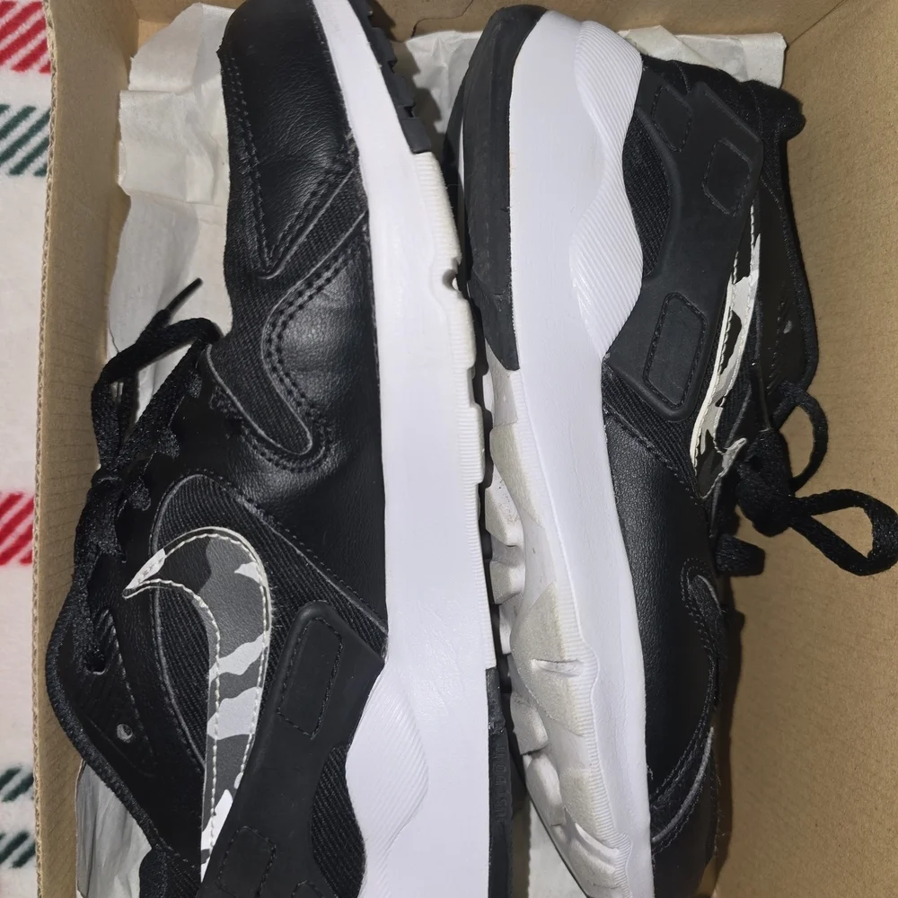 Nike Black and White Sneakers